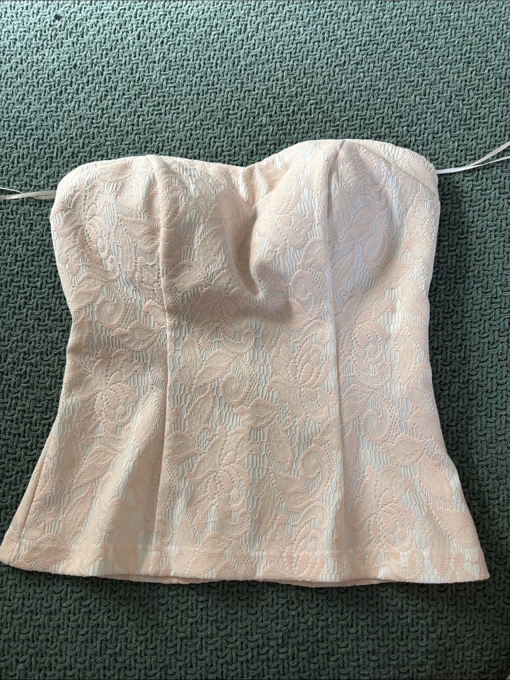 Cache Strapless Lace Bustier Top in Light Peach and Ivory